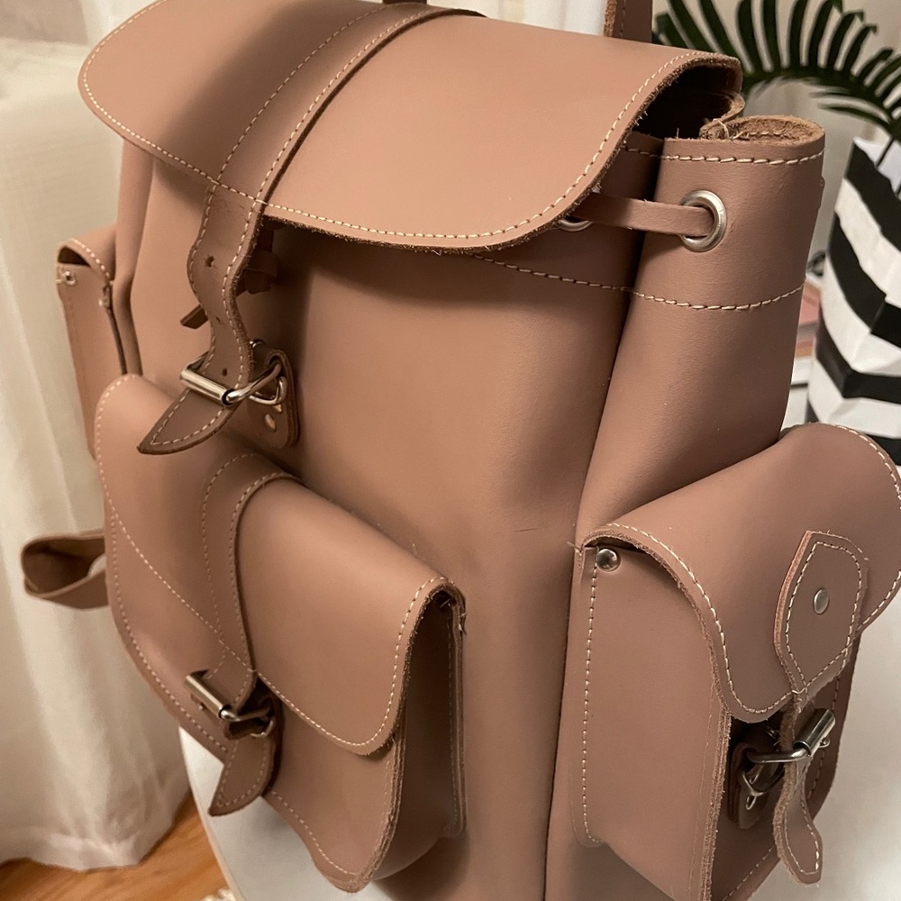 Leather backpack - Picture 3 of 7